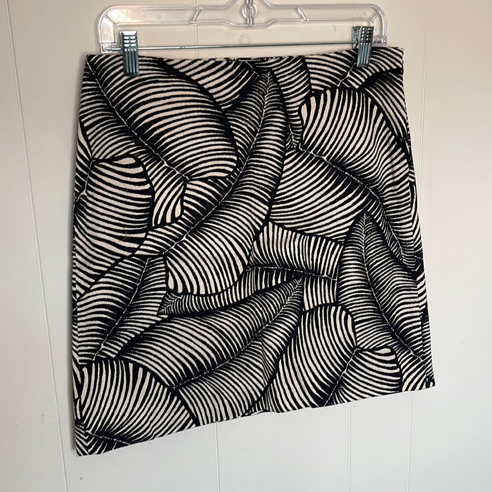 NWT Ann Taylor Palm Skirt Size 4